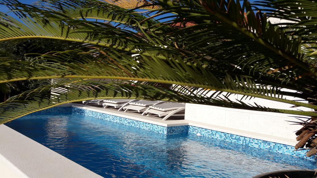A - Heating Pool Apartment *